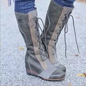 Rare gray/green Cate the Great lace up Sorel